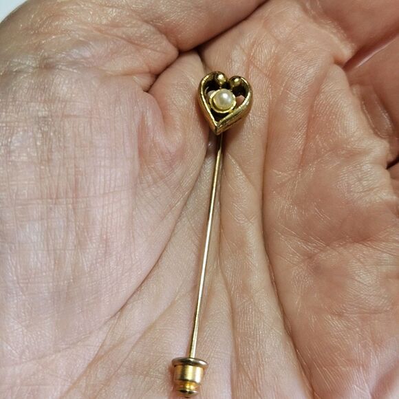 *Sale* Vintage Gold Tone Heart With Faux Pearl Stick Pin - Picture 1 of 9
